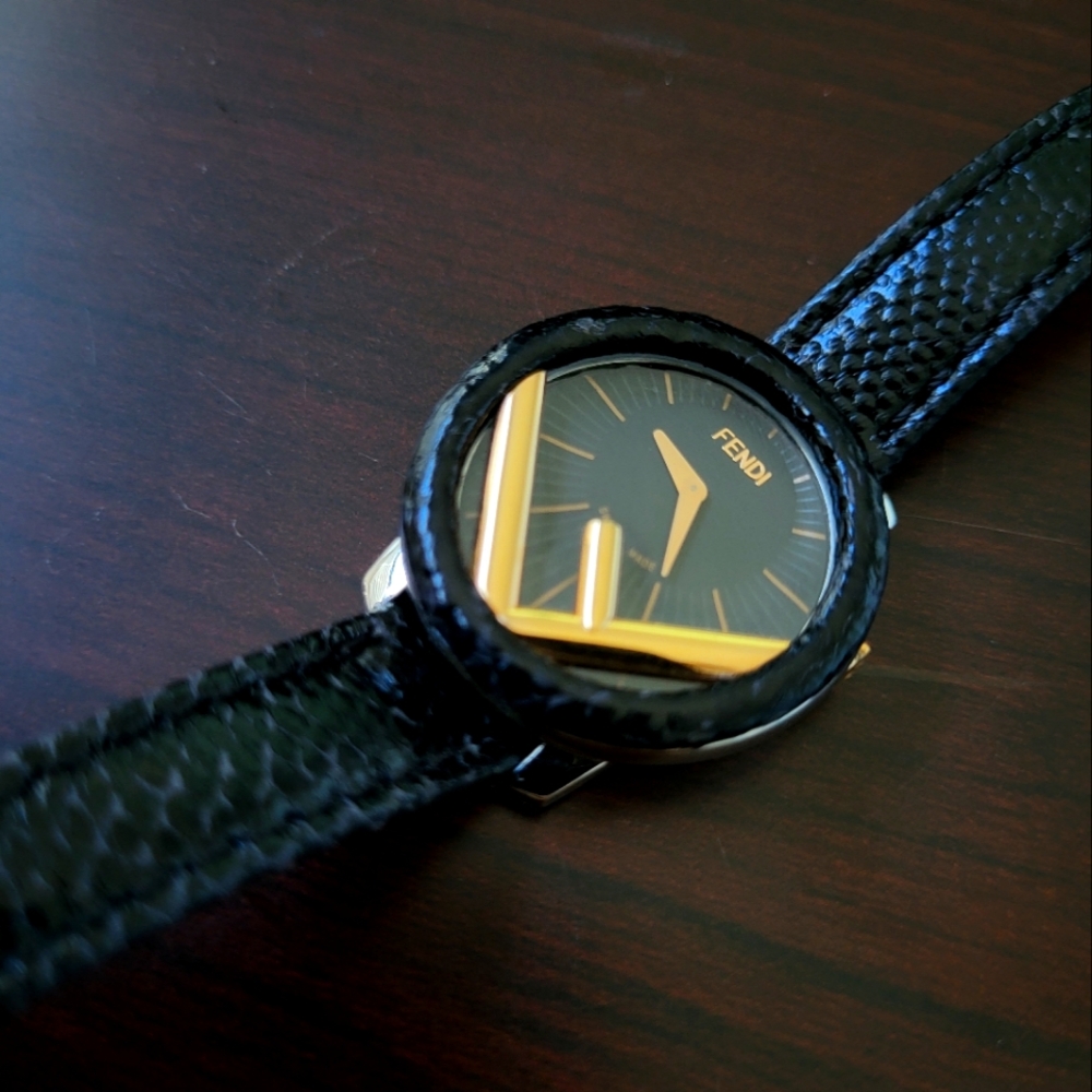 28mm stainless steel and leather strap Fendi watch